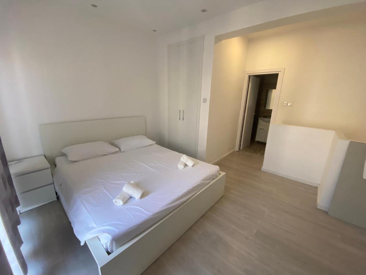 1-Bedroom Duplex 100M By The Sea 利马索尔 外观 照片